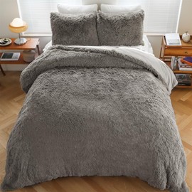 VIPBED Faux Fur Shaggy Comforter Set King Size, Ultra Soft Fluffy Fuzzy Bedding, Cozy Plush 3 Pieces Velvet Backing Bed Set for Men Women, 1 Comforter + 2 Pillow Cases - Light Grey
