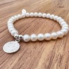 Agálea | Pulsera de Perlas naturales con dije de San