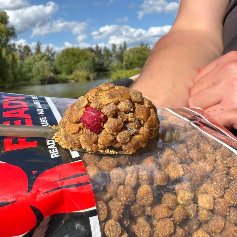 Fjuka Squeez-Ready Method Pellet 4mm | Straight from the bag