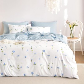 Wake In Cloud - Floral Comforter Set, Cottagecore Cute Aesthetic Watercolor Tiny Flowers and Leaves, Soft Lightweight Bedding for Women Teen Girls, 3 Pieces, Blue, King Size