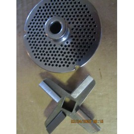 HOLLYMATIC #32/#42 GRINDER PLATE 1/8" HOLES 5/8 THICK W/ HARD EDGE KNIFE