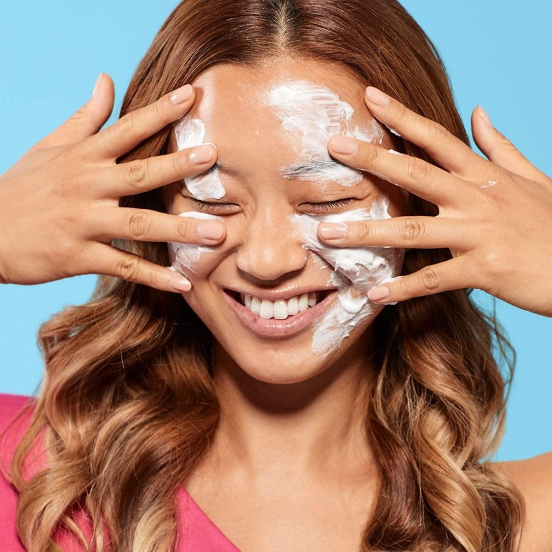 Multi-Action 3-in-1 Silk Cleanser + FREE MINI