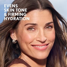 COVERGIRL + Olay Simply Ageless 3-in-1 Liquid Foundation, the #1 Anti-Aging Foundation Now In A Liquid, Creamy Natural Color, 1 Count (packaging may v