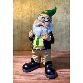 SEWAS Garden Gnome Policeman in Retro Uniform Police Figure, Hand-Painted and Weatherproof Made of High-Quality Resin, Decorative Garden Figure