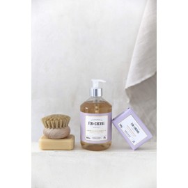 Fer à Cheval - Savon Liquide de Marseille Lavande Vivifiante - Formulation Douce with a list of Ingrédients Courte pour Convenir à Tous Types de Peau - 500 ml