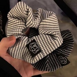 체크 곱창밴드 겨울 헤리끈 스크런치 사러왕 고무줄 (WFLM6MH) Check Twisted Band Winter Hair Tie Scrunchie Rubber Band (WFLM6MH)