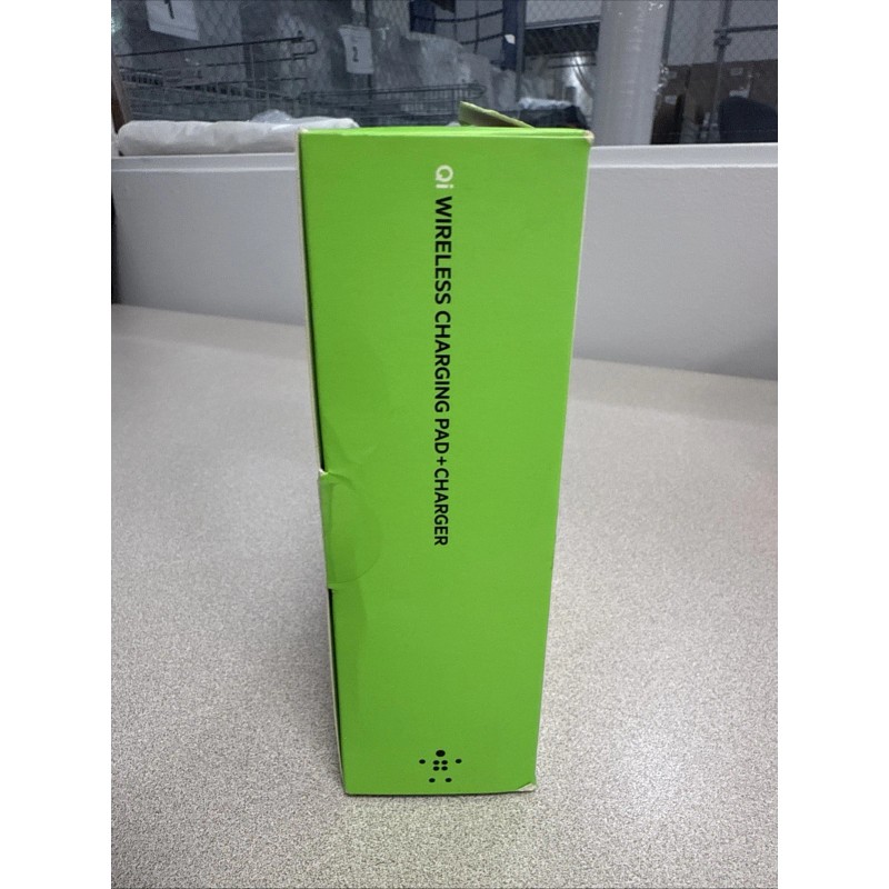 Belkin *NEW* Belkin WIRELESS CHARGING PAD and charger F8M741 (J2807)