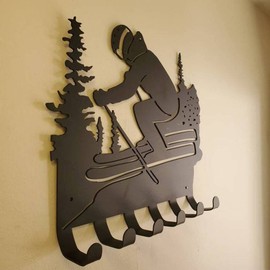 Metal Wall Art Wall Art Ski Coat Wall Hook Keychain Snow Sports Gift Ski Lover Metal Wall Decoration for Mountain Bike