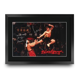 HWC Trading Bloodsport Scene 1 Geschenke Geducktes Signiertes Autogramm Foto für Fans von Film Memorabilien - A3 Gerahmt