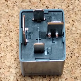 Relay Compatible with Land Rover LR3 LR4 Range Rover Sport 05-13 14-21 23 ON Discovery Sport EVOQUE 12-18 19 ON Range Rover 06-09 10-12 13-21 22 VELAR Discovery Defender LR126493