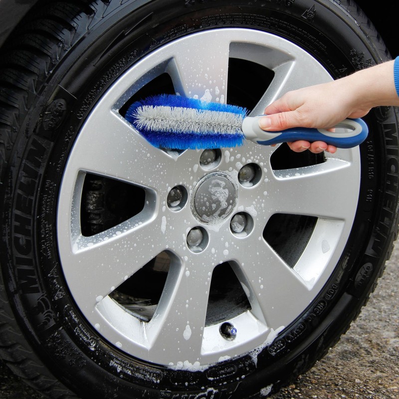 Michelin 92557 Wheel Wheel Brush with Ergonomically Shaped, Non-Slip Handle