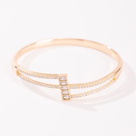 Luxury Court Filigree Electroplated Copper Alloy Gold Bracelet All-Match BangleColor: Gold A row of square zirconium zircon bracelets