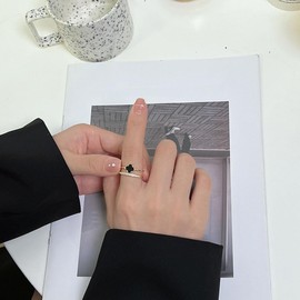 KIASRZN Gold Four Leaf Clover Ring for Women,Lucky Four-Leaf Clover Cubic Zirconia Adjustable Double Layer Open Ring,Exquisite Super Sparkling Zircon Ring Suitable for Women's Daily wear (White)