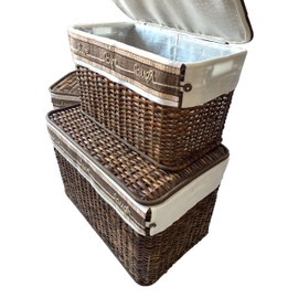 GUTZ Handcrafted Wicker Set of 3 Storage Handwoven Rattan Footlocker Basket Chest Home Organizers with Lids, Handles, Cloth Liner and Coconut Buttons, Jute Rope, and Raffia Weave Accent
