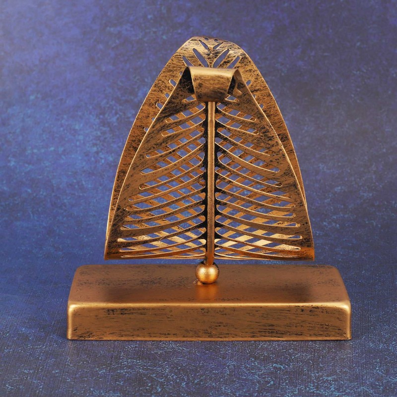 Dovhmoh Freestanding Modern Napkin Holder with Leaf Design, Desktop Paper