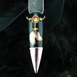 Fine pigments with small applicator sponge in a practical pen shape for perfect, accurate application of chrome pigments - 04 rose gold