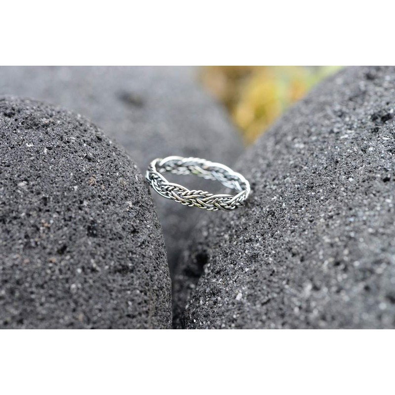 Windalf Delicate Bohemia Silver Ring RICARA 3 mm Braid Pattern