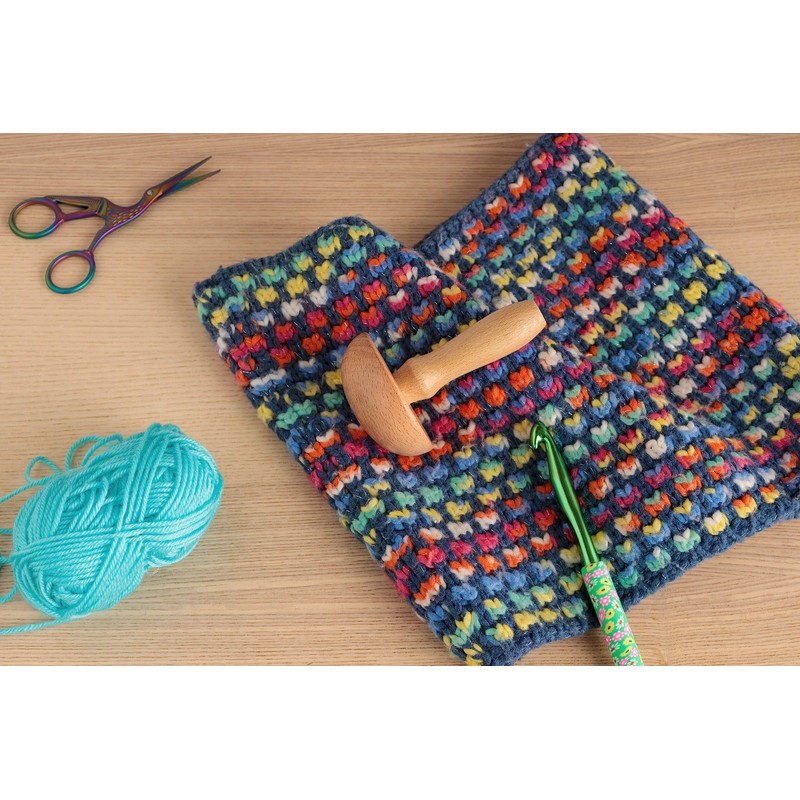 The Quilted Bear - Magnetic Mushroom Darner & Needles for