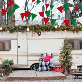 32 ft Red Green White Pennant Banner Christmas Flag Banner Red White Green Banner Christmas Triangle Banner for Wedding Graduation Birthday Christmas Party Supplies Festival Decor