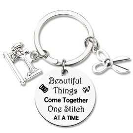 Quilter Gifts Keychain for Women Crafters Mom Mother in Law Gifts from Daughter Birthday Gifts for Seamstress Female Best Friend Christmas Gifts for Knitters Tailors Scissor Sewing Machine Gifts