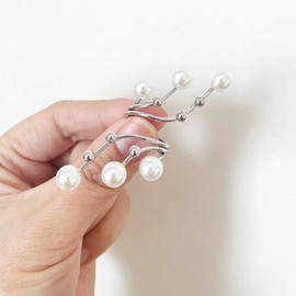 Resweky Vintage Exaggerated Pearl Finger Ring Open faux Pearls Chunky Rings Jewellery for Women Girls (Silver)