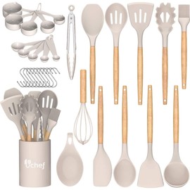 U Chef Juego de utensilios de cocina, 33 piezas de silicona antiadherente, cucharones, pinzas de cocina y medidores de madera, Juego de espátulas con soporte y mango de madera (Beige)