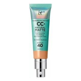 It Cosmetics CC+ Natural Matte - CC Cream Base de Maquillaje 7 en 1 con Protector Solar FPS 40 Cobertura Completa para Piel Grasa, Acabado Mate, Contr