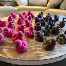 1.5 inch Zou flexible Ducky - Color: Grn/pur/Blu color shifting yellowish bill and blck