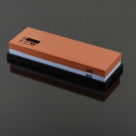 Wakoli Nass-Reparatur-Schleifstein 240er und 800er Körnung (beidseitig) I Messerschärfer Set - Wetzstein zum Schärfen von Damast und Stahl Messern I Abziehstein mit Silikonhalterung