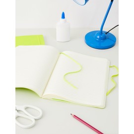 Moleskine - Classic Notebook, Ruled Notebook, Soft Cover and Elastic Closure, Size X-Large 19 x 25 cm, Colour Lemon Green, 192 Pages