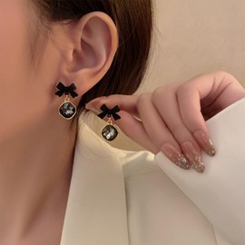 Yienate Punk Bow Knot Stud Earrings Vintage Black Crystal Dangle Earrings Statement Square Rhinestone Drop Earrings Minimalist Bow Tie Ribbon Stud Earrings Jewelry for Women and Girls