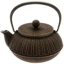 Iwachu Japanese Iron Teapot/Tetsubin, Gold and Black Chrysanthemum