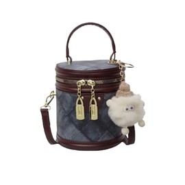 Fashionable Bucket Bag Small Unique Quilted Crossbody Handbag Large Capacity Versatile with Cute Pendant Ideal for Daily Use and Stylish Outings