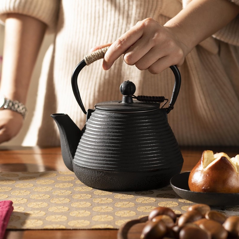 MILVBUSISS Cast Iron Teapot, 35oz Tea Kettle Stovetop Safe with