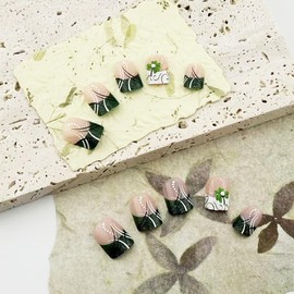 24 Pcs St. Patrick's DayPress on Nails Short Square French Tip Fake Nails with Glitter Designs Shamrock False Nails Stick on Nails Full Cover Saint Patrick's Day Acrylic Nails for Women Girls