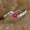 SILVERTROVE Im Labor gezüchteter rosa Lindy-Stern-Edelstein-Bandring, Sterlingsilber, ring für Männer