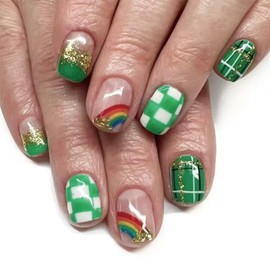 St. Patrick's Day Short Press on Nails Square Fake Nails Green Checkerboard Rainbow Design Cute Glue on Nails Full Cover Green False Nails Glossy Gold Glitters Irish Acrylic Stick on Nails for Women