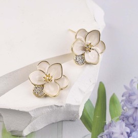 Aneneiceera Vintage Acrylic Flower Stud Earrings White Camellia Earrings Resin Flower Petal Earrings Crystal Enamel Flower Earrings Jewellery for Women and Girls (with Crystal), Metal