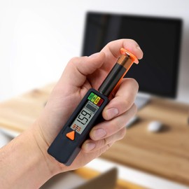 La Crosse 911-65557-INT Probador de batería digital portátil, Negro