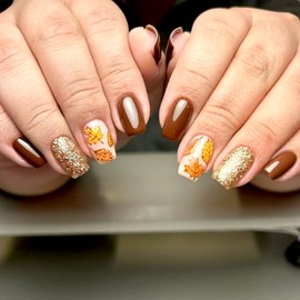 24Pcs Maple Leaf Press On Nails Short Square Thanksgiving Fake Nails Glossy Fall Maple Leaves Dark Full Cover Autumn Stick On Nail Glue On Acrylic Autumn Stick On Nails for Women DIY Manicure