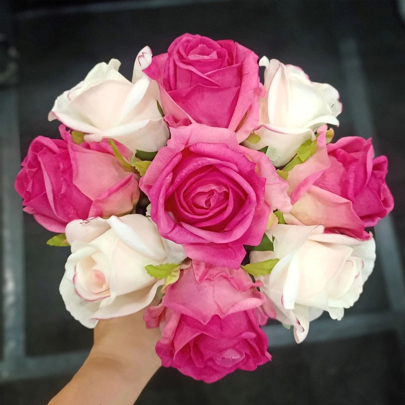 Cote Noire-Premium Bouquet-Mixed Magenta & Blush Rose Buds Dark Glass