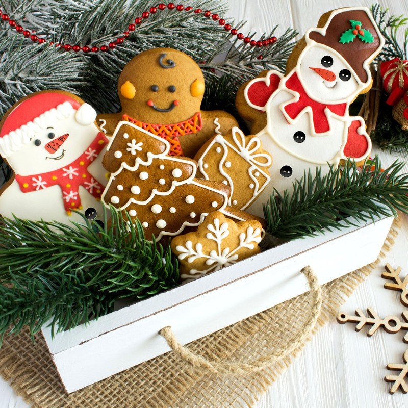 100 Christmas Carrot Nose Wooden Buttons with100 Black Buttons –