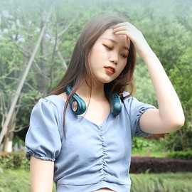 A&F Portable Bladeless Hanging Neck Fan Hands Free Sports Fans, USB Rechargeable Personal Wearable Brushless Motor Leafless Fan with 3 Wind Speeds Mini Necklace Fan for Office Outdoor Travel (Green)