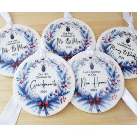 Our First Christmas as Mummy & Daddy 2024 Xmas Tree Decoration. Navy and Red Wreath Ceramic disc Ornament. Clay Classy Christmas Bauble. Son Daughter New Baby Boy Girl Gender Neutral