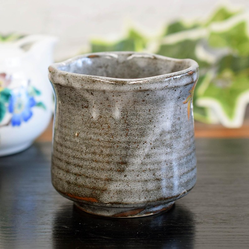 Waza no Kura Stylish Kutani Ware Teacup with Mountain Cherry