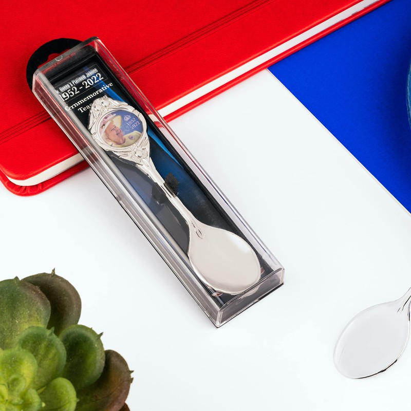 Queen Platinum Jubilee Memorabilia 2022 Collectable Commemorative Stainless Steel Souvenir