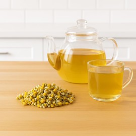 Biomatea Chamomile Blossoms - 100g Whole Dried Chamomile Flowers - Natural & Sun-Dried - Holds Approximately 60 Cups of Chamomile Tea - Loose Herbal Tea - Bottled in Germany