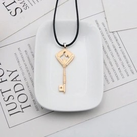 PIDAK Halskette mit Anhänger Mystischer Schlüssel – Kette 45 cm, Anhänger 5 x 2 cm – erhältlich in Gold oder Bronze, XL, Metall, Kein Edelstein