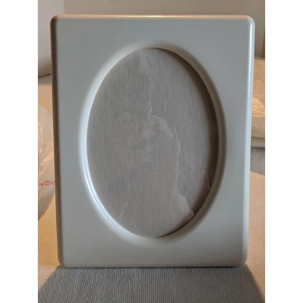 Tupperware Memory Mates Fun Frames 5 x 7" Oval Frame