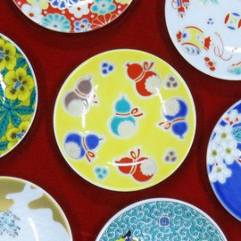 Stylish Kutani Ware Plate, Auspicious Bean Plate, Rokugourt (Disease Free), Ceramic, Small Plate, Serving Plate, Japanese Tableware